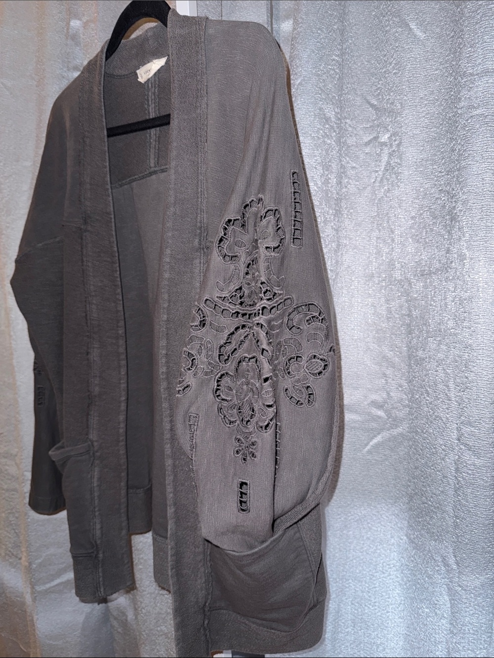 Lucky Brand Open-Front Gray Cardigan with beautiful crochet sleeves Sweater - Picture 5 of 7